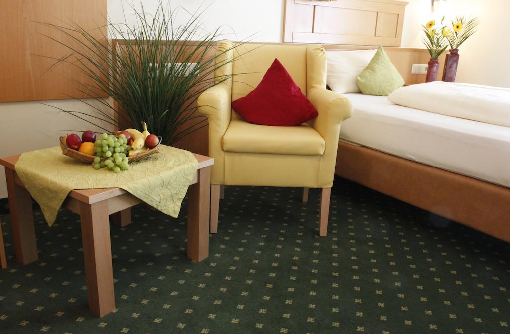 Apart-Hotel Pension Rossmayer Bad Füssing Szoba fotó