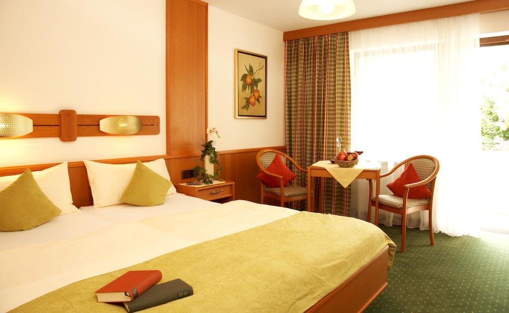 Apart-Hotel Pension Rossmayer Bad Füssing Szoba fotó